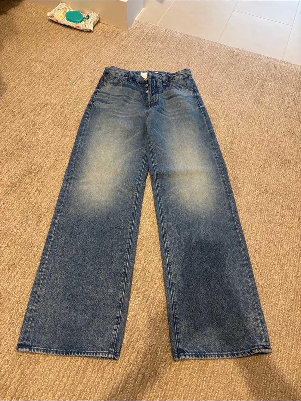 MOTHER THE DODGER BUTTON SNEAK JEANS